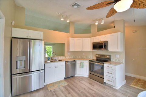 House in Winter Haven, Florida 3 bedrooms, 116.96 sq.m. № 1914213 - photo 5