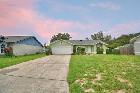 House in Winter Haven, Florida 3 bedrooms, 116.96 sq.m. № 1914213 - photo 2