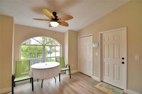 House in Winter Haven, Florida 3 bedrooms, 116.96 sq.m. № 1914213 - photo 9