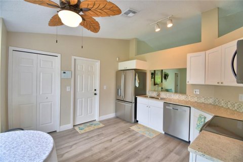 House in Winter Haven, Florida 3 bedrooms, 116.96 sq.m. № 1914213 - photo 7