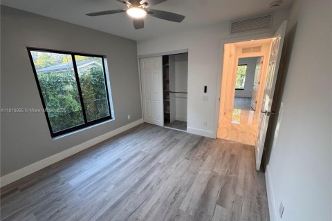 Casa en venta en Fort Lauderdale, Florida, 3 dormitorios № 1937612 - foto 30
