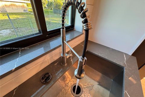 Casa en venta en Fort Lauderdale, Florida, 3 dormitorios № 1937612 - foto 14