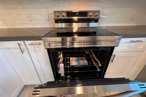 Casa en venta en Fort Lauderdale, Florida, 3 dormitorios № 1937612 - foto 18