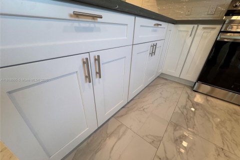 Casa en venta en Fort Lauderdale, Florida, 3 dormitorios № 1937612 - foto 15