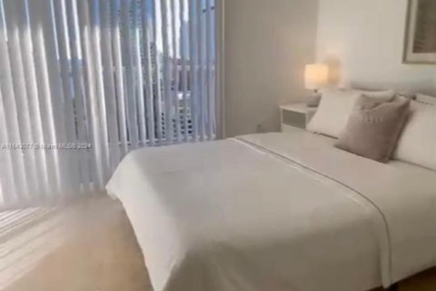 Condominio en venta en Miami, Florida, 1 dormitorio, 76.64 m2 № 1943001 - foto 9