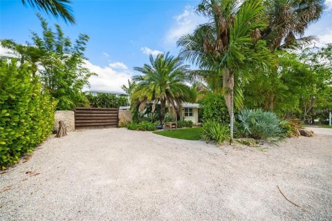 Land in Holmes Beach, Florida № 875104 - photo 3