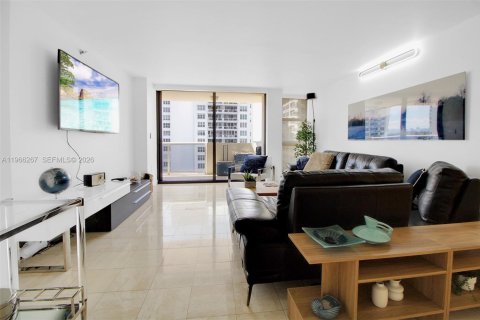 Condo in Miami Beach, Florida, 2 bedrooms  № 2028104 - photo 10