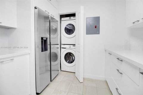 Condo in Miami Beach, Florida, 2 bedrooms  № 2028104 - photo 7