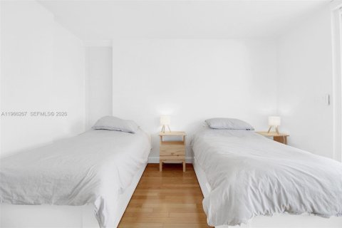 Condo in Miami Beach, Florida, 2 bedrooms  № 2028104 - photo 20