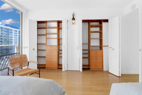 Condo in Miami Beach, Florida, 2 bedrooms  № 2028104 - photo 23
