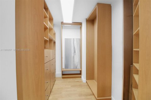 Condo in Miami Beach, Florida, 2 bedrooms  № 2028104 - photo 14