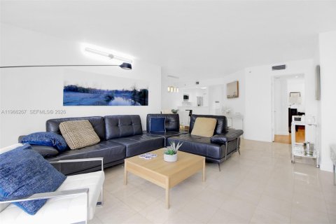 Condo in Miami Beach, Florida, 2 bedrooms  № 2028104 - photo 11