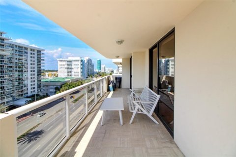 Condo in Miami Beach, Florida, 2 bedrooms  № 2028104 - photo 26