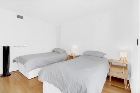 Condo in Miami Beach, Florida, 2 bedrooms  № 2028104 - photo 21