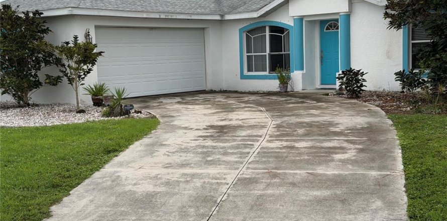 Villa ou maison à Punta Gorda, Floride 3 chambres, 129.69 m2 № 2418660
