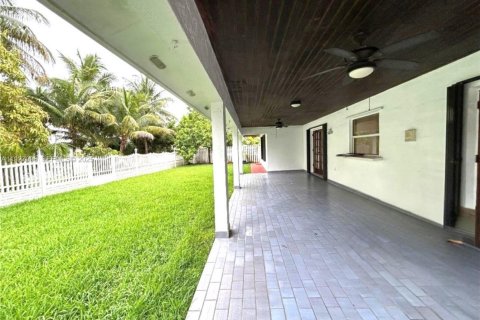 Villa ou maison à louer à Miami, Floride: 3 chambres, 161.93 m2 № 1987146 - photo 19