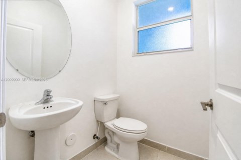 Touwnhouse à vendre à Homestead, Floride: 3 chambres, 137.77 m2 № 2074702 - photo 7