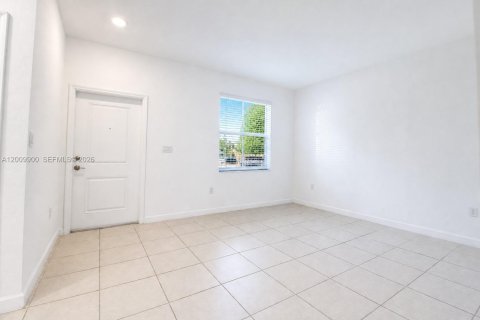 Touwnhouse à vendre à Homestead, Floride: 3 chambres, 137.77 m2 № 2074702 - photo 4
