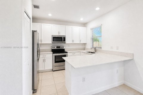 Touwnhouse à vendre à Homestead, Floride: 3 chambres, 137.77 m2 № 2074702 - photo 9