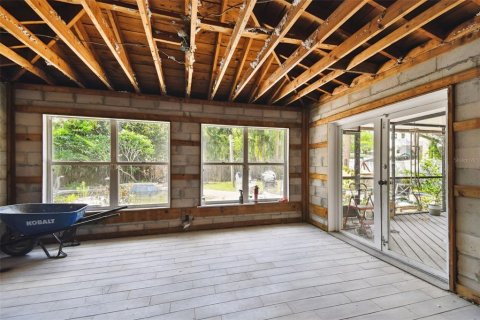 House in Tampa, Florida 4 bedrooms, 159.98 sq.m. № 1803244 - photo 13