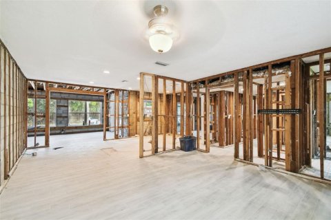 House in Tampa, Florida 4 bedrooms, 159.98 sq.m. № 1803244 - photo 7