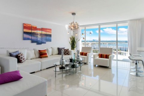 Copropriété à louer à Aventura, Floride: 2 chambres, 145.39 m2 № 1961894 - photo 2