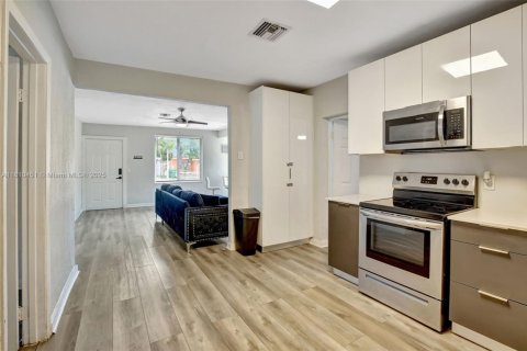 House in Miramar, Florida 3 bedrooms, 98.1 sq.m. № 1752611 - photo 5