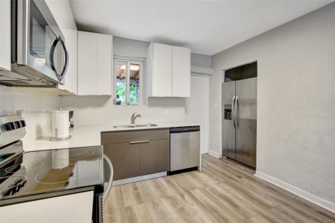 House in Miramar, Florida 3 bedrooms, 98.1 sq.m. № 1752611 - photo 4