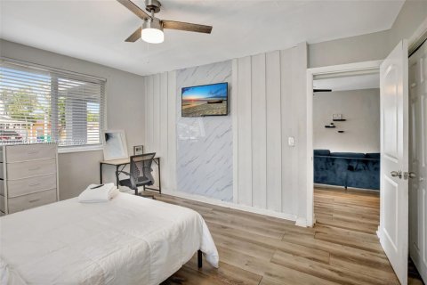 House in Miramar, Florida 3 bedrooms, 98.1 sq.m. № 1752611 - photo 17