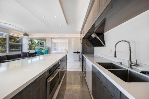 Condominio en venta en Miami Beach, Florida, 2 dormitorios, 119.19 m2 № 1731185 - foto 27