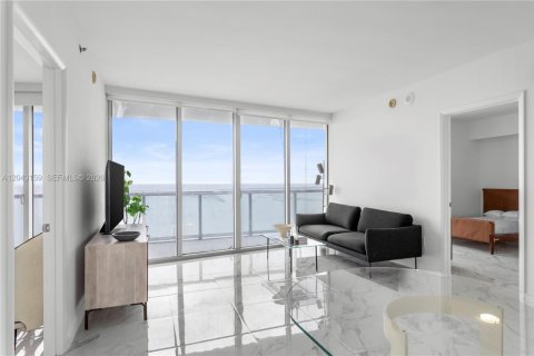 Condo in Miami, Florida, 2 bedrooms № 2252475 - photo 8