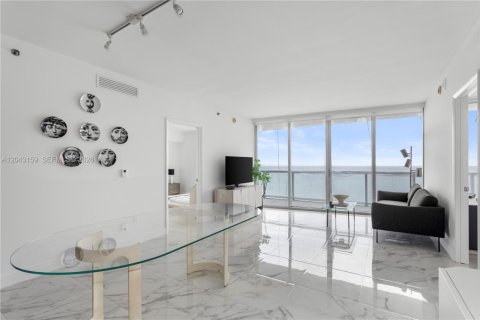 Condo in Miami, Florida, 2 bedrooms № 2252475 - photo 7