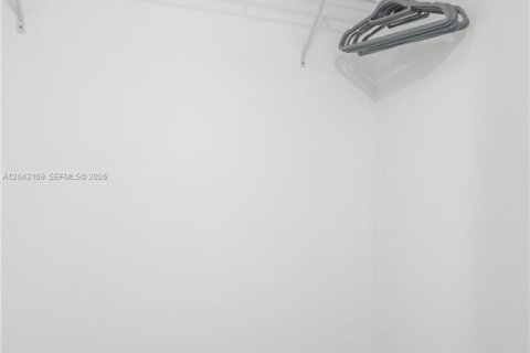 Condo in Miami, Florida, 2 bedrooms № 2252475 - photo 21