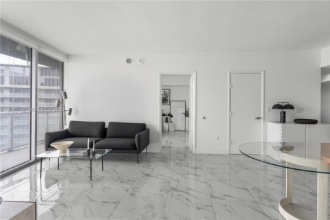 Condo in Miami, Florida, 2 bedrooms  № 2252475 - photo 9