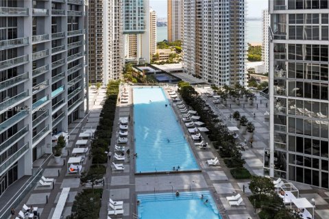 Condo in Miami, Florida, 2 bedrooms  № 2252475 - photo 27