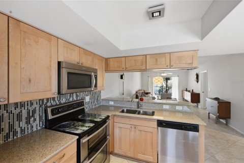 Condo in Sarasota, Florida, 2 bedrooms  № 2211632 - photo 2