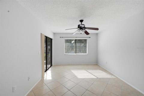 Condo in Sarasota, Florida, 2 bedrooms  № 2211632 - photo 10