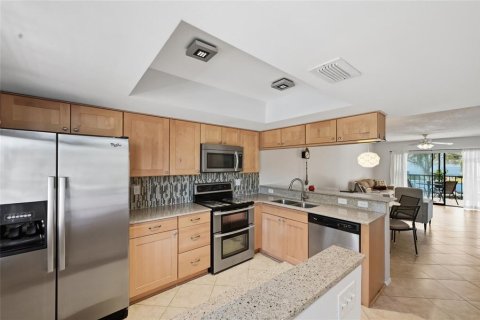 Condo in Sarasota, Florida, 2 bedrooms  № 2211632 - photo 3