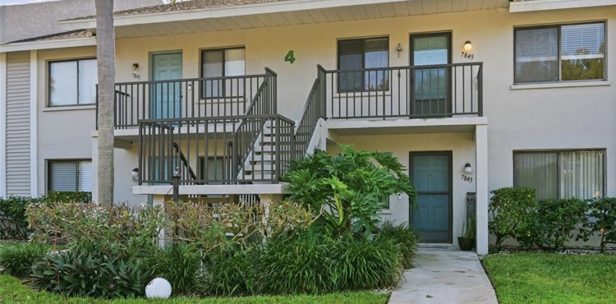 Condo in Sarasota, Florida, 2 bedrooms  № 2211632