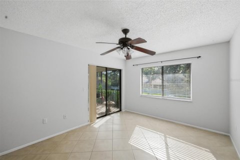 Condo in Sarasota, Florida, 2 bedrooms  № 2211632 - photo 12