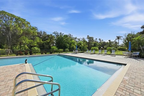 Condo in Sarasota, Florida, 2 bedrooms  № 2211632 - photo 16