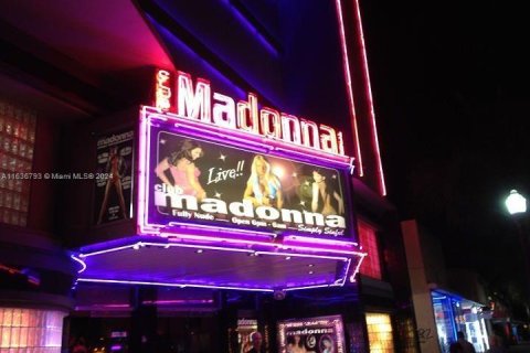 Propiedad comercial en venta en Miami Beach, Florida № 1958923 - foto 1