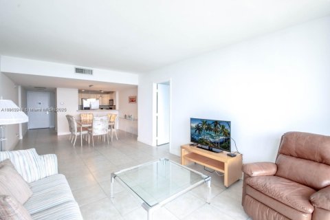 Condominio en alquiler en Aventura, Florida, 2 dormitorios, 115.01 m2 № 1890663 - foto 4