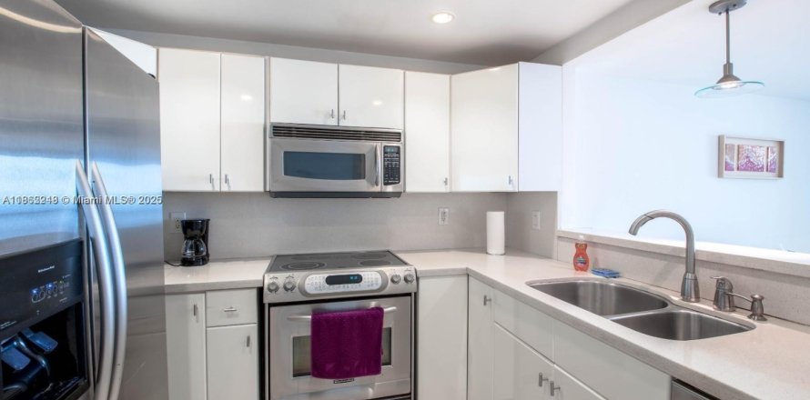Condominio en Aventura, Florida, 2 dormitorios № 1890663