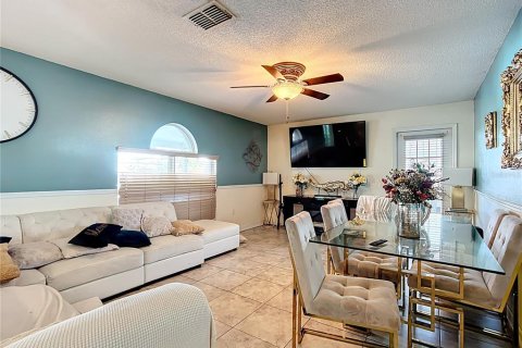 Villa ou maison à vendre à Winter Haven, Floride: 4 chambres, 226.12 m2 № 1858104 - photo 17