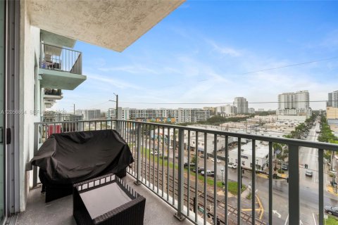 Copropriété à louer à Hollywood, Floride: 2 chambres, 111.48 m2 № 2168195 - photo 5