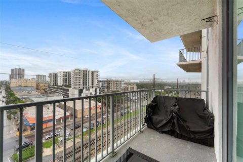 Copropriété à louer à Hollywood, Floride: 2 chambres, 111.48 m2 № 2168195 - photo 6