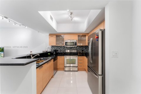 Copropriété à louer à Hollywood, Floride: 2 chambres, 111.48 m2 № 2168195 - photo 9