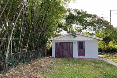 House in Fort Lauderdale, Florida 2 bedrooms, 98.1 sq.m. № 2034297 - photo 4