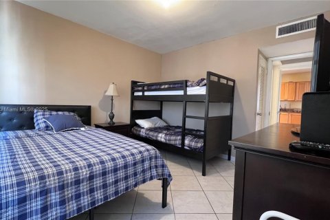 Copropriété à louer à Miami Beach, Floride: 2 chambres, 96.62 m2 № 1922953 - photo 8